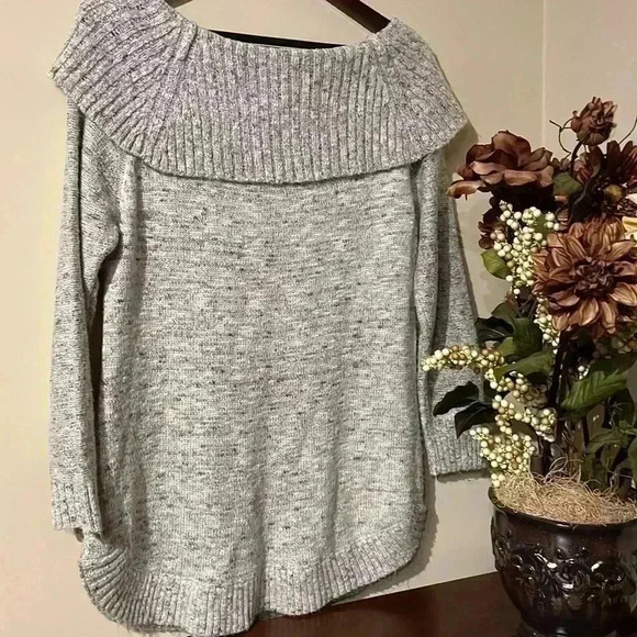 Christopher & Banks Sweater - Picture 7 of 10